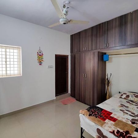 Comfy 2-Bedroom House In Sanjaynagar, Bengaluru Exteriér fotografie