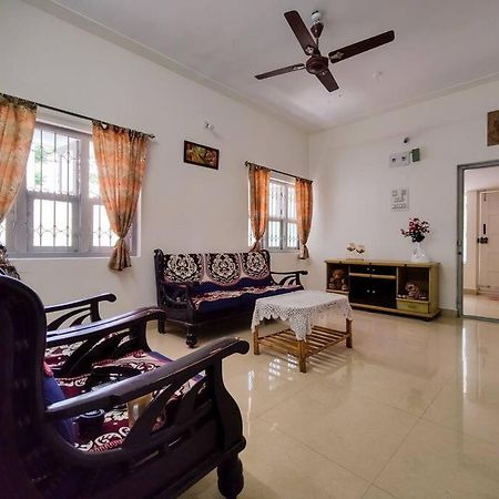 Comfy 2-Bedroom House In Sanjaynagar, Bengaluru Exteriér fotografie