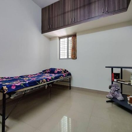 Comfy 2-Bedroom House In Sanjaynagar, Bengaluru Exteriér fotografie