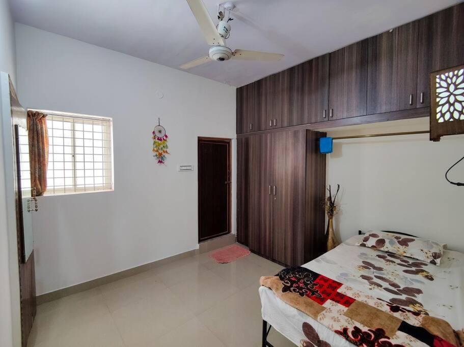 Comfy 2-Bedroom House In Sanjaynagar, Bengaluru Exteriér fotografie